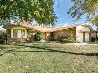 8152 W 2nd St N, Wichita, KS 67212