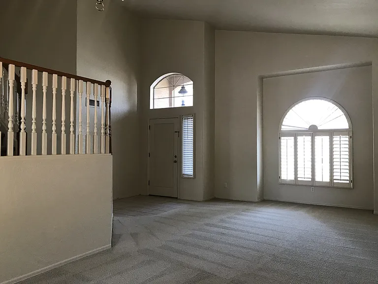 1710 W Houston Ave — Photo 2