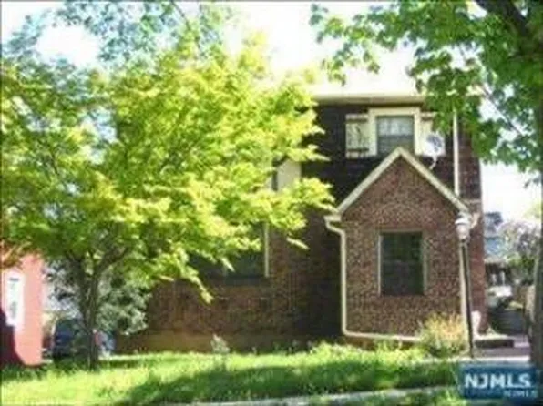 297 Windsor Rd, Wood Ridge, NJ 07075