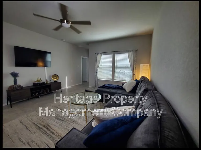 10522 Barbeque Bay — Photo 3