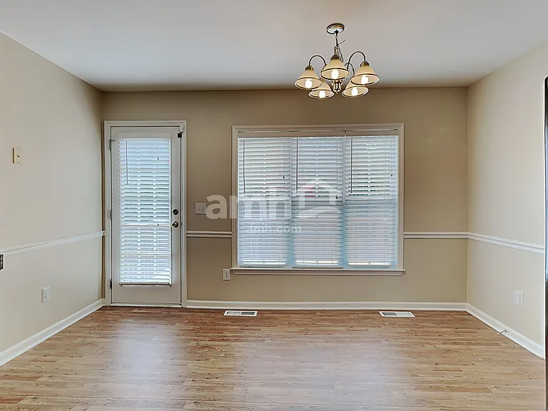 2645 Wynbrook Dr — Photo 6
