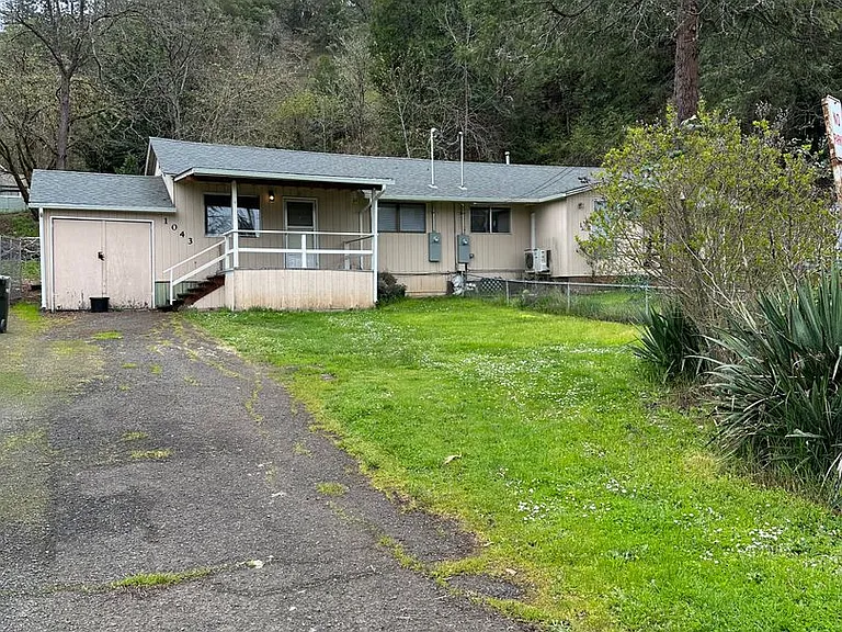 1043 W Nevada Ct — Photo 10