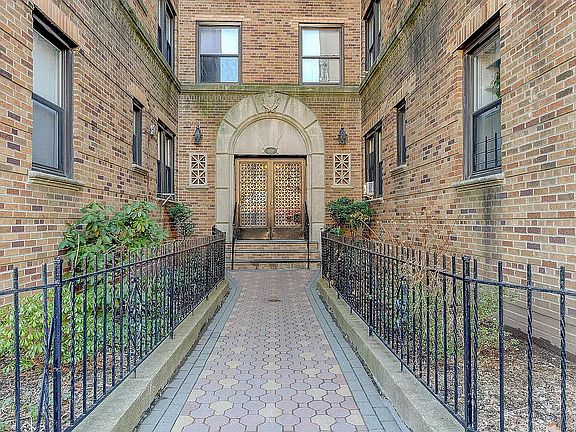 2nd image of 8216 34th Ave APT 1E