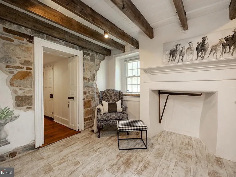 609 W Lincoln Hwy — Photo 12