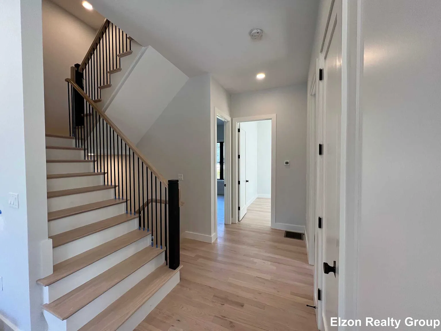 6 bed, $9,000 — Photo 3