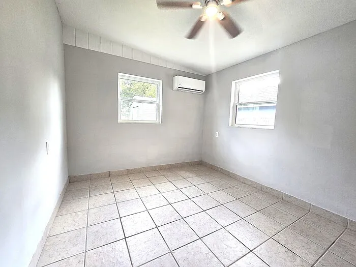 919 Columbia Ave — Photo 14