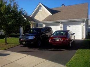 10 Swan Lake Ct, Barnegat, NJ 08005