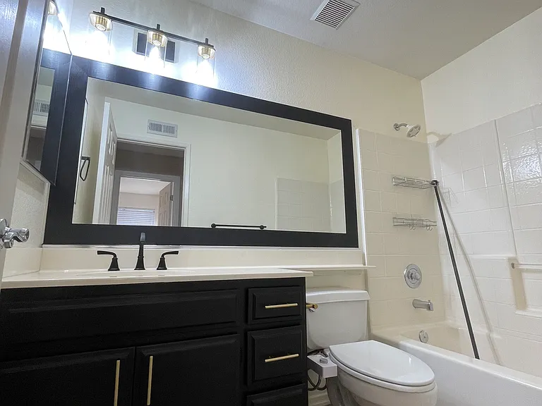 1586 Avenida Guillermo — Photo 20