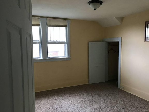 Bed room