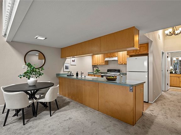 4th image of 321 Ski Way Unit 187
