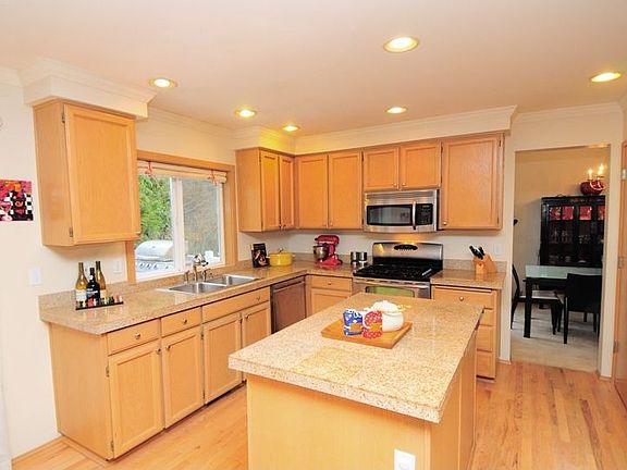 Chef's Kitchen with Granite and Stainless Appliances