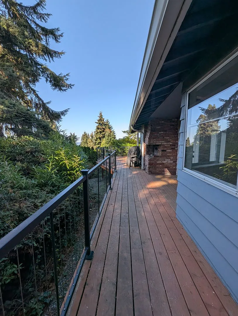 Edmonds Bowl 2 bedroom, 2 bath home — Photo 4