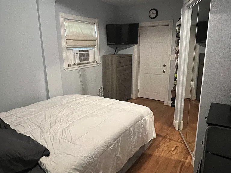 3452 Mariposa St — Photo 10