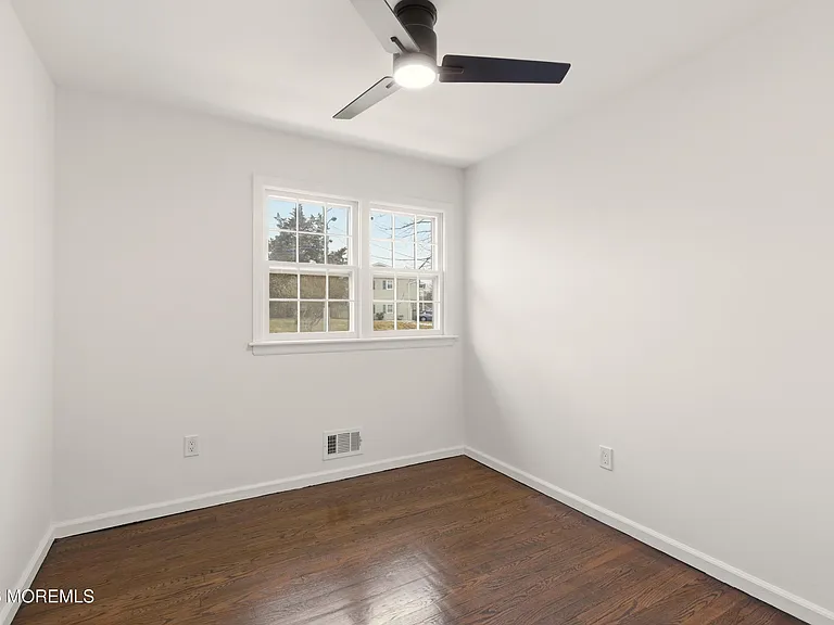 1041 Mulberry Pl — Photo 9