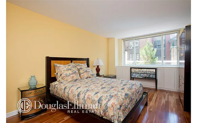 Sold by Douglas Elliman | media 14