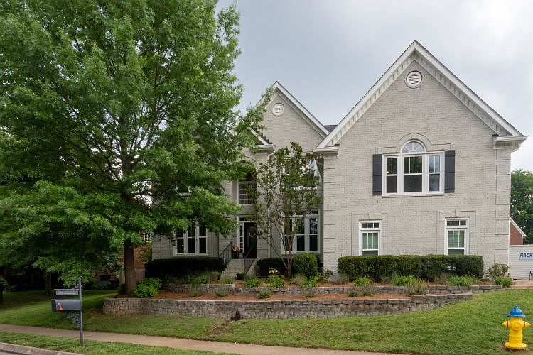 1st image of 233 Sontag Dr