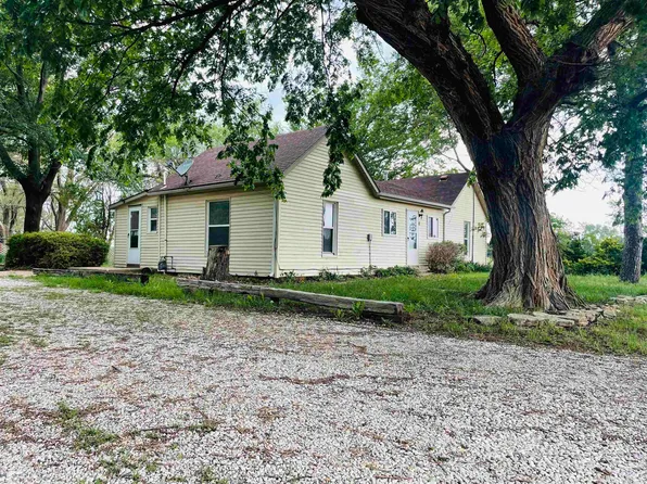 202 Central St, Harper, KS 67058