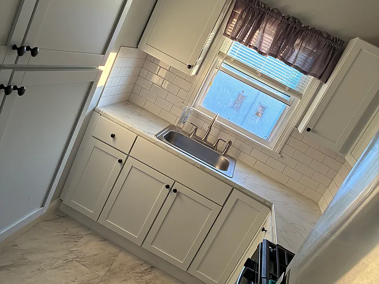 13 Hall St #3 — Photo 12