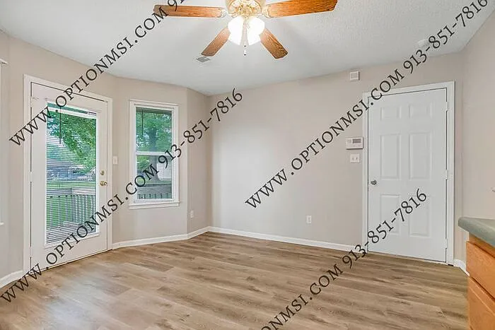 712 Harvey St — Photo 12