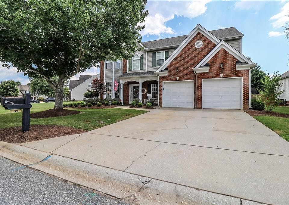 1st image of 37 Birkhall Cir