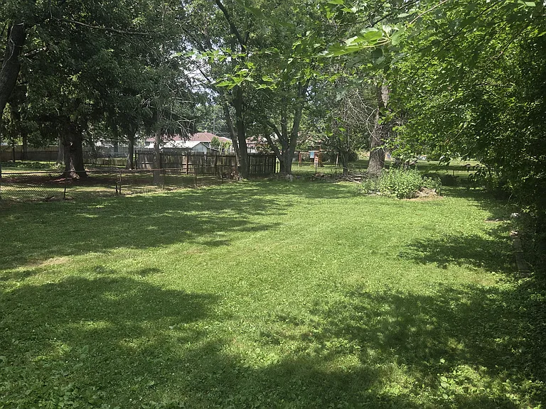 11412 Woodview Blvd — Photo 33