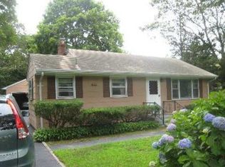 32 Fanning Ave, Hampton Bays, NY 11946