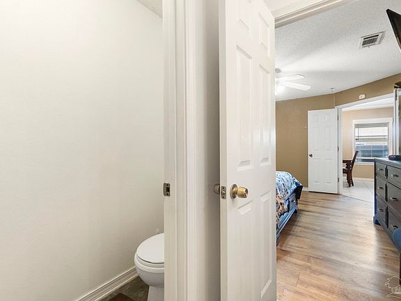 5th image of 1597 Galvin Ave