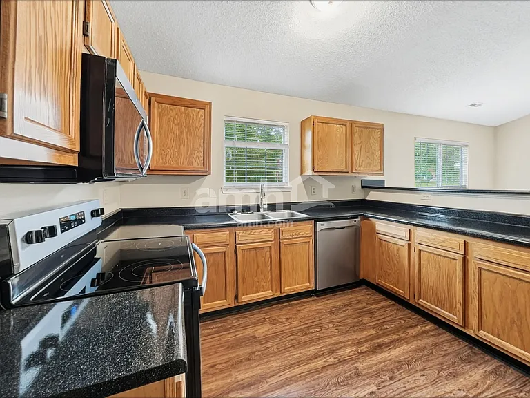 8539 Coralberry Ln — Photo 3