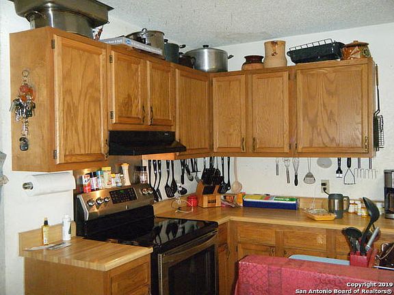 3rd image of 2002 Bentwood Dr