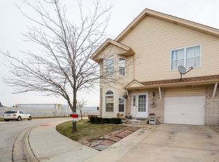 9101 Falcon Ridge Dr, Bridgeview, IL 60455