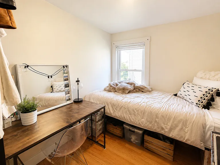 10 Shepherd Ave #2 — Photo 6