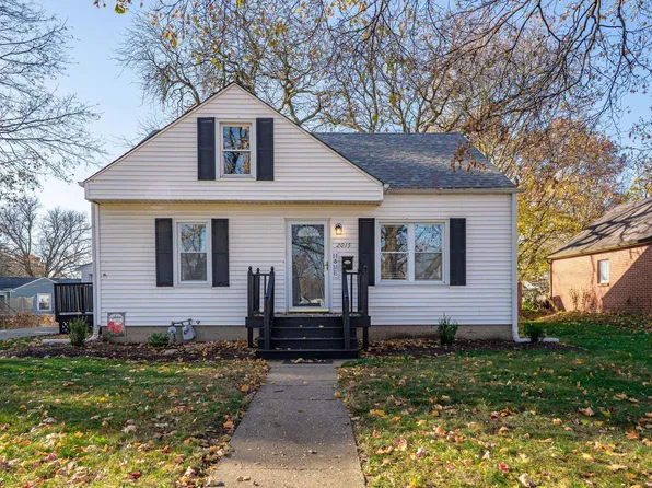 2015 Oregon Ave, Rockford, IL 61108