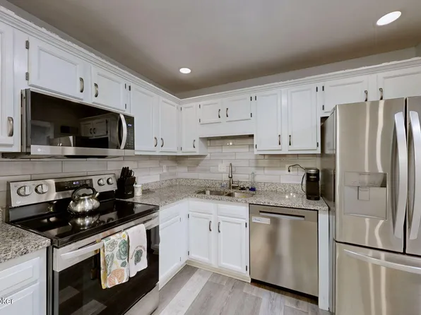 1 Dupont Way APT 6, Saint Matthews, KY 40207