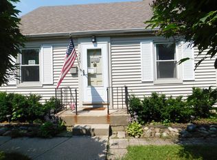 3267 S 6th St, Milwaukee, WI 53215