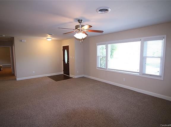 4th image of 804 Black Springs Dr