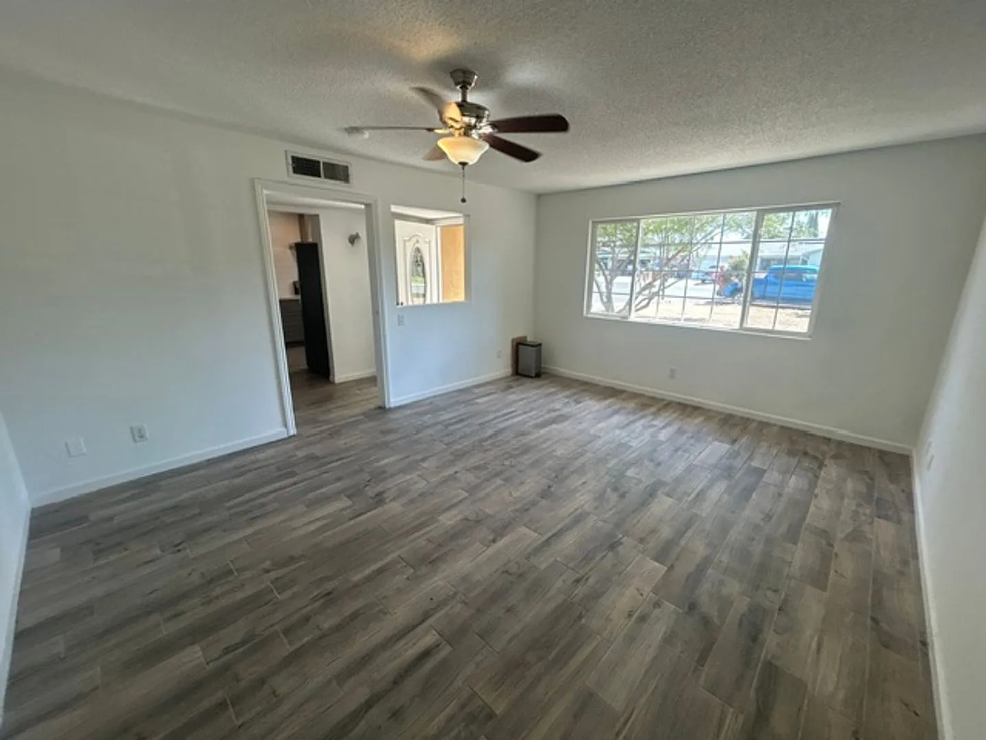 Updated 3 Bedroom 2 Bathroom Home in Visalia! — Photo 3