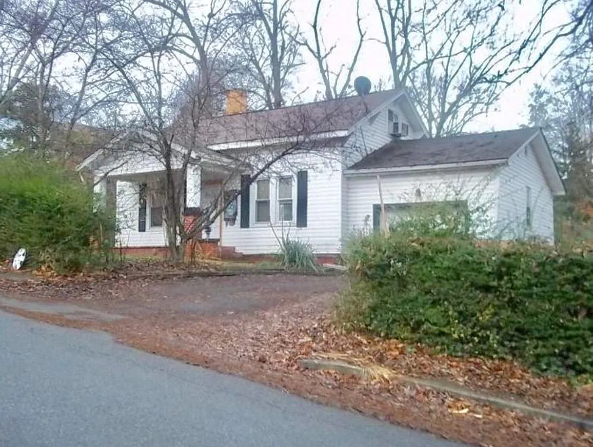 4 bed, 1824 sqft, $1,150 — Photo 1