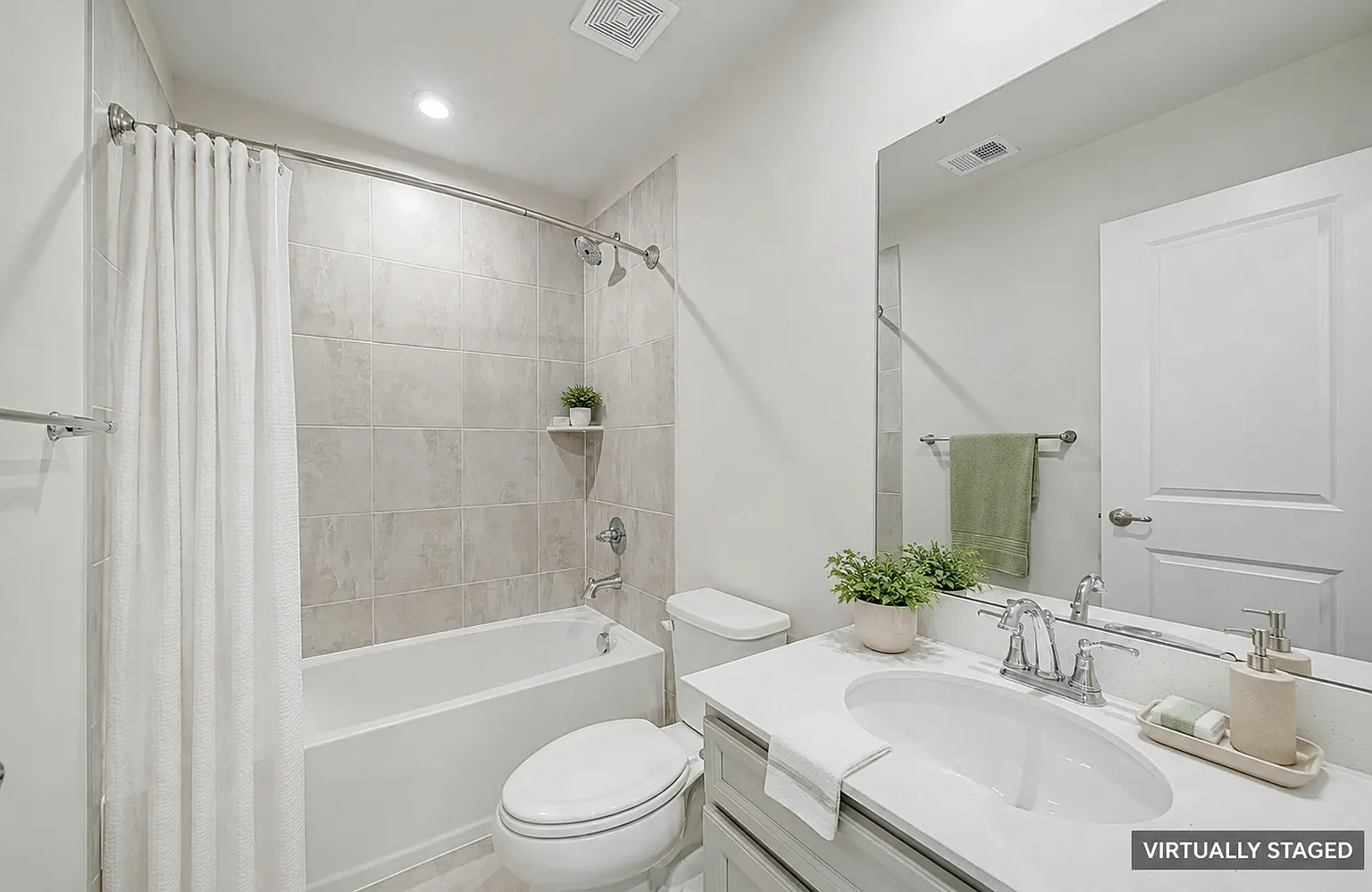 3 bed, 1601 sqft, $2,850 — Photo 4