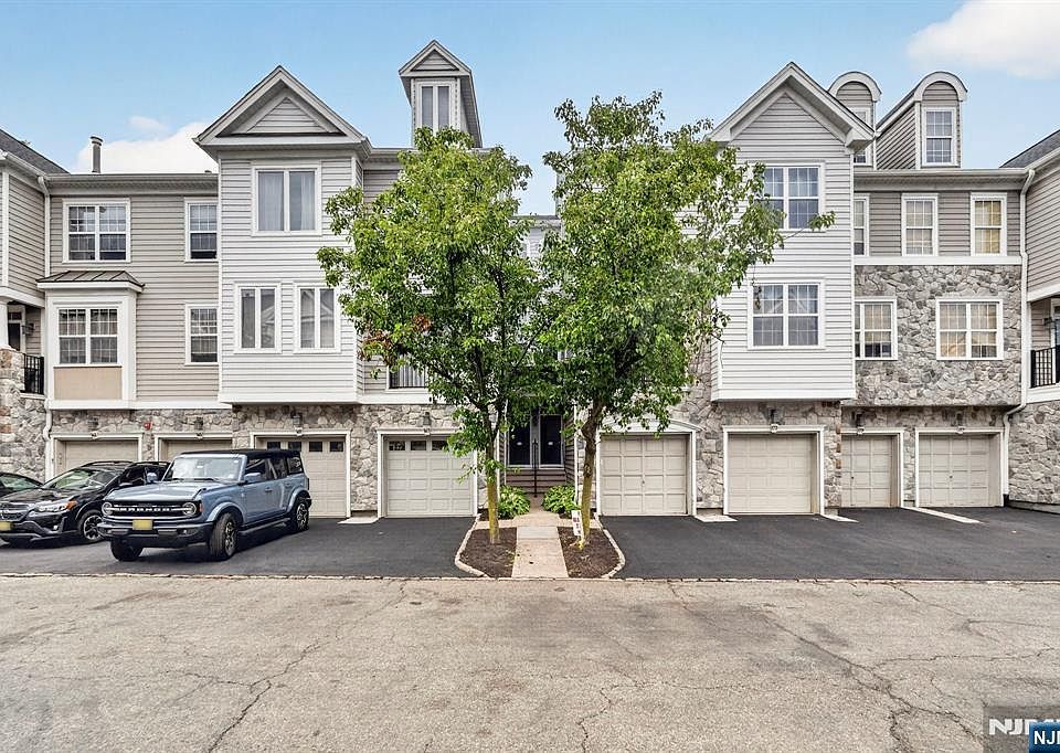 1st image of 169 Winchester Ct #258