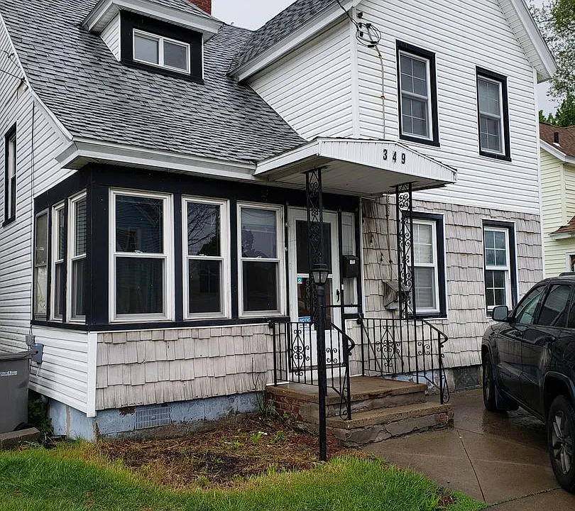 349 Mohawk St