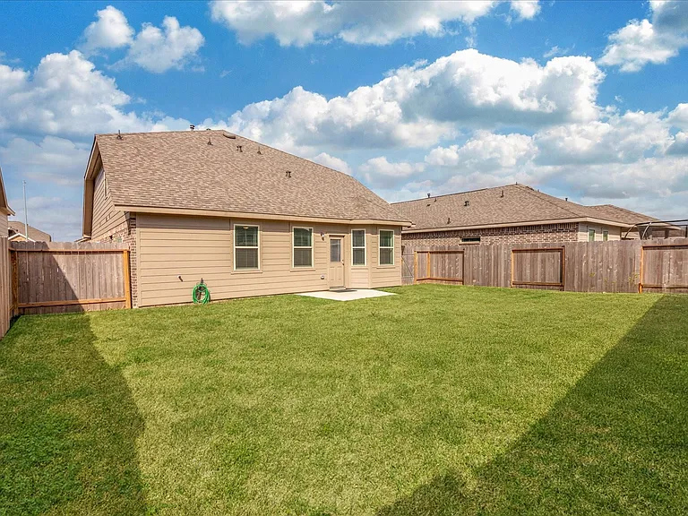 8426 Moonlight Bay Cir — Photo 44