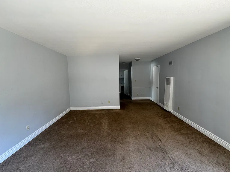 1947 S Shenandoah St #5 — Photo 2