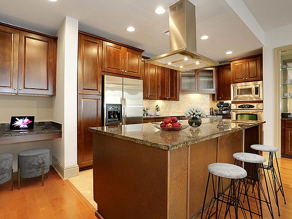 Full Service Kitchen
