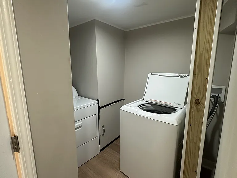 Basement Apartment Washer & Dryer