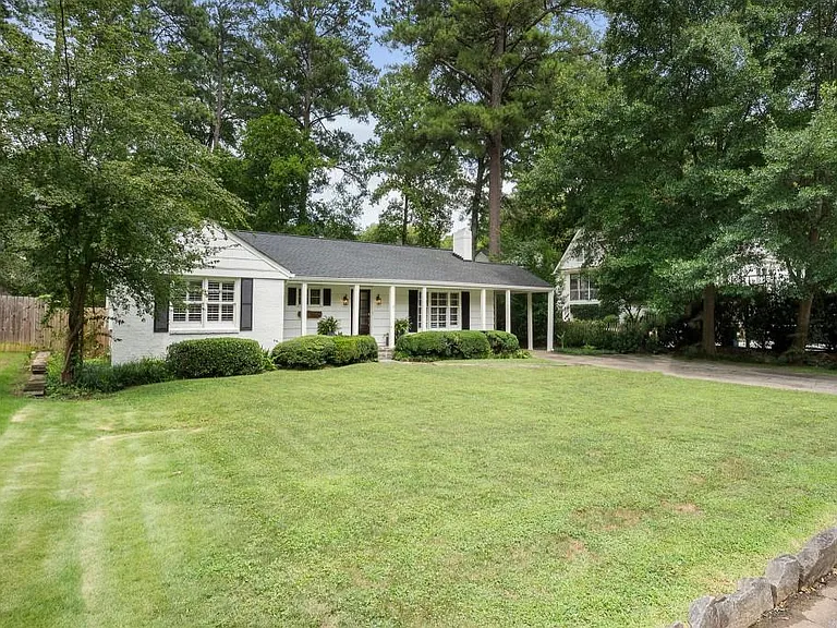 2151 Radcliffe Dr NW — Photo 2