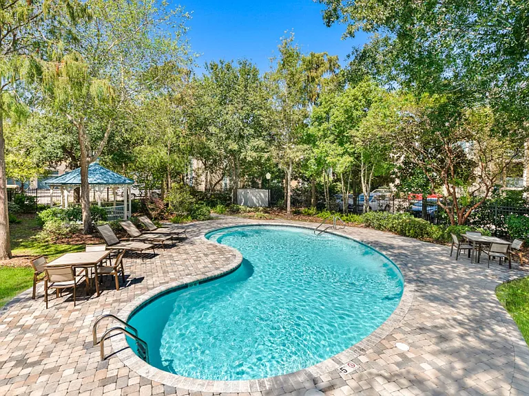 Lakes of Chateau Estates North — Photo 27