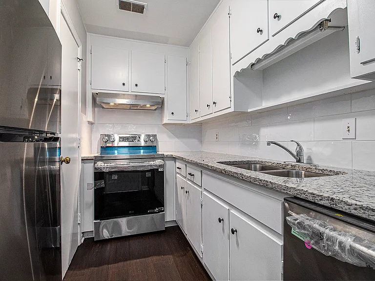 2430 Coosawattee Dr NE #B — Photo 41