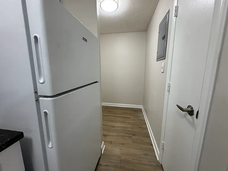 328 Greenwood St #B-4 — Photo 7