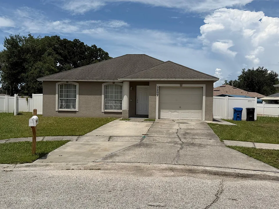 5202 Roble Grove Ct