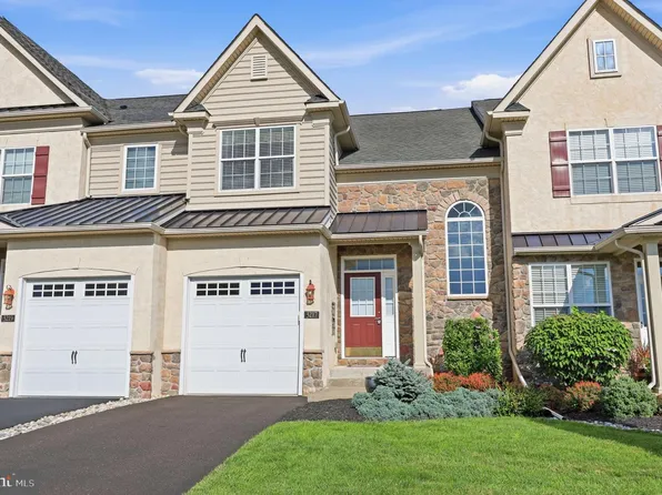 3217 Meadowview Cir #163, Furlong, PA 18925